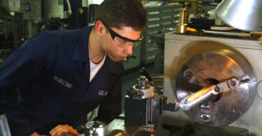 Machinist ($35 to $40 per hour), Job Description, Requirements, How to Apply.